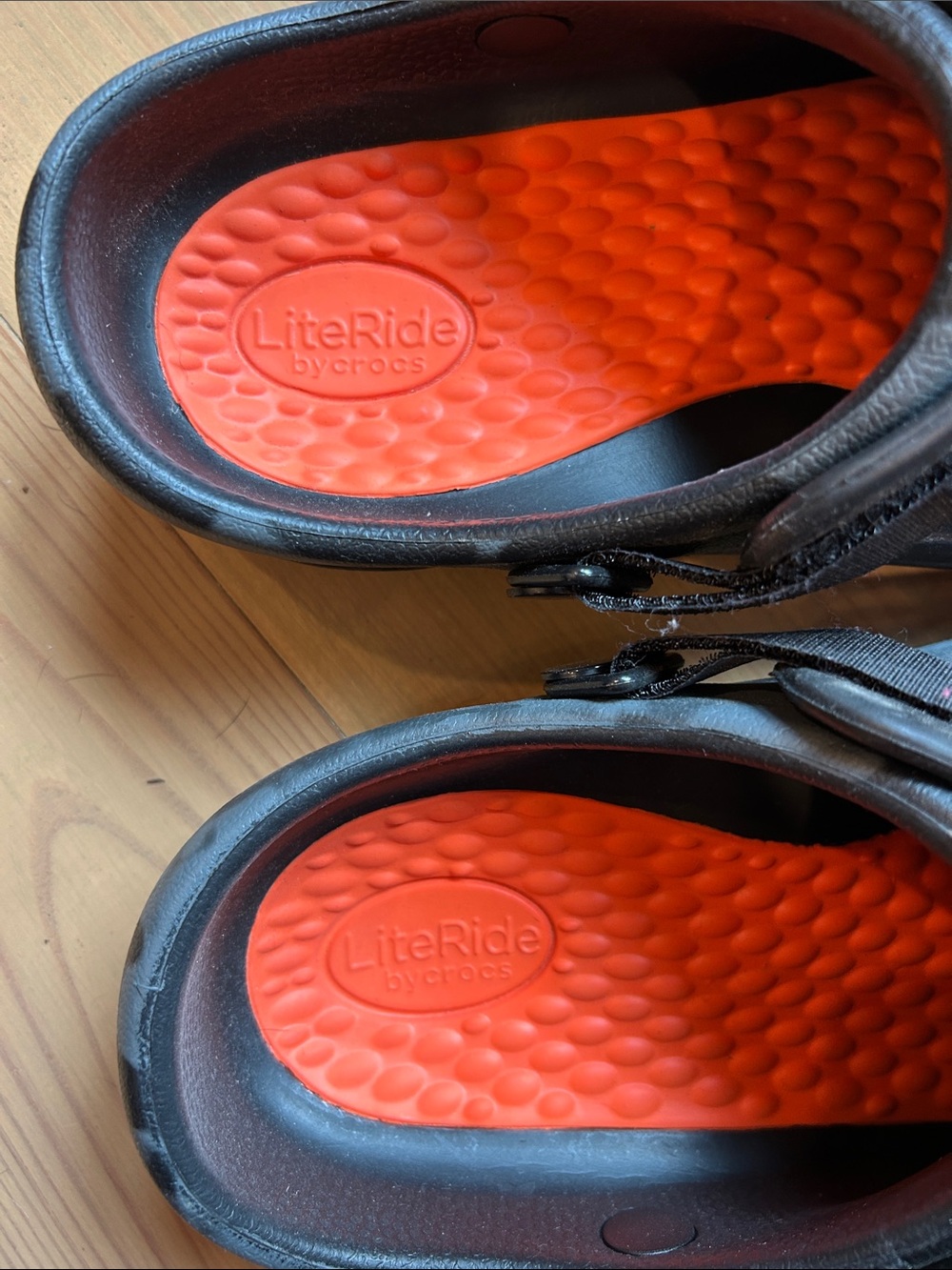 Crocs LiteRide size 8 - Picture 2 of 3